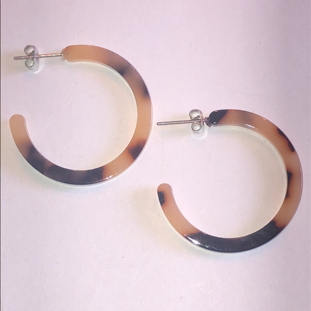 Jasmine Lane Tortoise Shell Boho Hoop Earrings